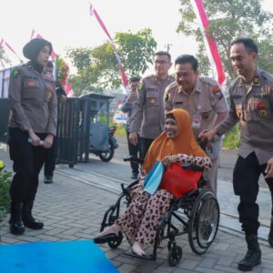 *Hari Bhayangkara ke-80, Polda Jatim Gelar Bakkes Layani 2.500 Warga di RS Bhayangkara Jombang*
