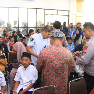 *Senyum Bahagia Warnai Hari Bhayangkara ke-80 Saat Polres Ngawi Layani Ratusan Anak Khitanan Massal*