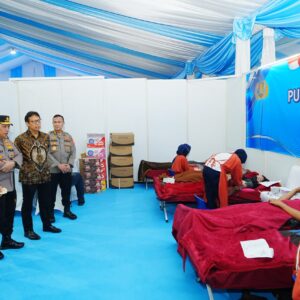 Hadiri Puncak Bakti Kesehatan, Kapolri: Berikan Pelayanan Terbaik ke Masyarakat dan Anggota