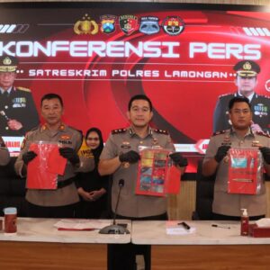 *Polres Lamongan Ungkap Jaringan Ganjal ATM Lintas Daerah, 5 Tersangka Residivis Diamankan*