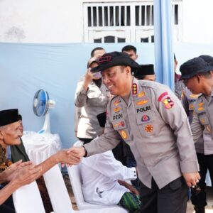 *Sambut Hari Bhayangkara ke-80, Polri Bedah 80 Rumah Layak Huni, Bapak Usin (85) Kini Miliki Rumah Baru Berpanel Surya*