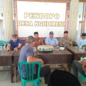 Pemerintah Desa Ngudirejo,Jombang Gelar Rutinan Kirim Do’a Para Leluhur Setiap Jum’at Legi Ditandai Tumpengan