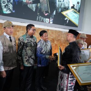 *Dukung Sukses Penyelenggaraan Haji 2026, Polri Terima Penghargaan dari Kementerian Haji dan Umrah RI*