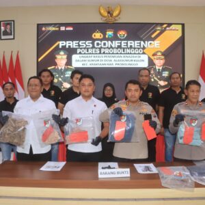 *Polres Probolinggo Ungkap Misteri Penemuan Jenazah di Dalam Sumur, Dua Tersangka Diamankan*