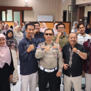*Polantas Menyapa : Polres Gresik Gandeng Guru Tanamkan Budaya Tertib Lalu Lintas Sejak Dini*