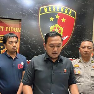 *Polres Lumajang Amankan Tiga Tersangka Pencuri Sapi*