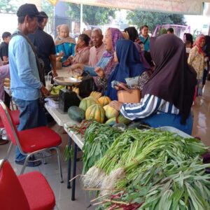 *Polres Pelabuhan Tanjungperak Gelar Gerakan Pangan Murah Hasil Panen Lahan Ketahanan Pangan*