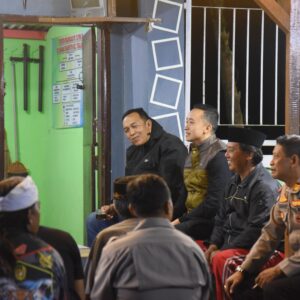 *Kapolres Bondowoso Blusukan ke Pos Ronda Bukti Sinergitas Polri dengan Masyarakat untuk Kamtibmas*