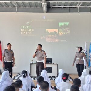 *Polres Mojokerto Edukasi Pelajar Tanamkan Budaya Tertib Lalu Lintas dan Cegah Perundungan*
