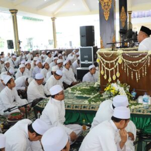 Gus Wabub Salmanudin Di Haul Akbar Al — Khidmah : Rajut Ukhuwah, Wujudkan Jombang Maju Dan Sejahtera