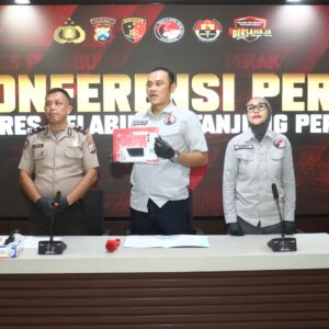 *Polres Pelabuhan Tanjungperak Bongkar Jaringan Sabu, Kurir Gunakan Aplikasi Zangi Diamankan*