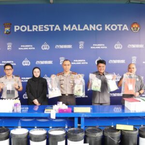 *Polresta Malang Kota Amankan Dua Kurir Jaringan Aceh Sita 3,2 Kg Sabu dan 2.480 Butir Ekstasi*