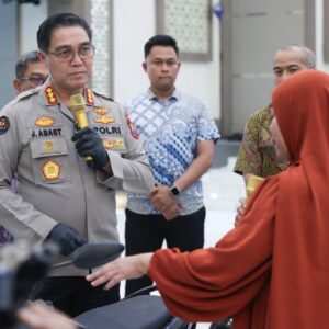 *Polda Jatim Kembalikan Mobil dan Motor Hasil Ungkap Kasus Curanmor kepada Para Korban Tanpa Biaya*