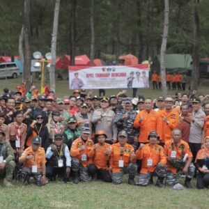 *Polres Blitar Siapkan Personel Tanggap Bencana Cegah dan Tangani Karhutla*