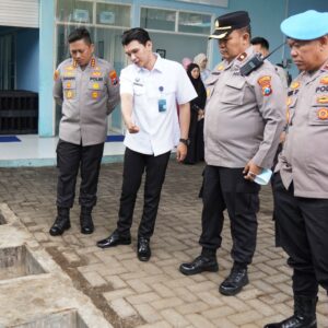*Kapolresta Malang Kota Cek Dua SPPG Polri, Pastikan Standar Pemenuhan Gizi dan Pengelolaan Limbah Berjalan Optimal*