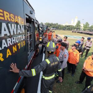 *Polda Jatim Perkuat Kesiapan Personel dan Peralatan Hadapi Ancaman Karhutla*