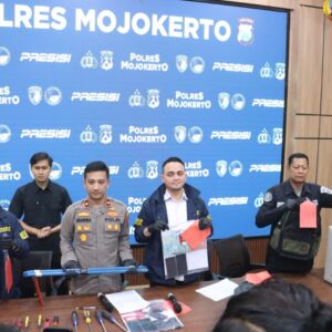 *Polres Mojokerto Amankan 3 Tersangka Pencurian Brankas isi Rp.1,4 Miliar Milik Kampus UAC Pacet*
