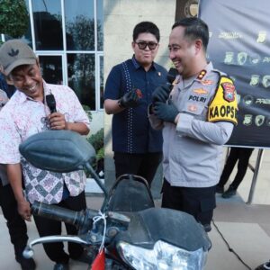 *Polres Gresik Ungkap Curanmor, Seorang Petani Balongpanggang Senang Motornya Kembali*