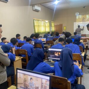 Polres Jombang Sosialisasikan Pemanfaatan AI Secara Bijak kepada Pelajar SMA PGRI 1 Jombang