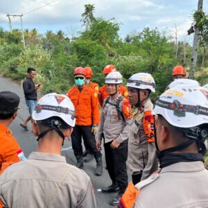 *Hari Ke-4 Pascagempa, Polri Terus Bergerak: Brimob dan Bantuan Logistik Konsisten Dikirim ke NTT*