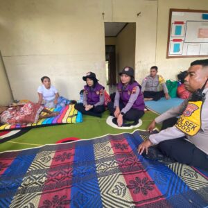 Polri Berikan Konseling dan Trauma Healing bagi Korban Gempa di Manggarai Barat