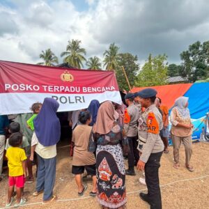*Posko Kesehatan Polri Layani Ratusan Warga Terdampak Gempa Nagekeo*