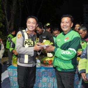 *Polres Bojonegoro Perkuat Sinergi Harkamtibmas, Gelar Doa Bersama Komunitas Ojol*