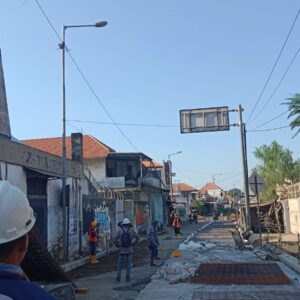 Pelebaran Jalan Mulai Dikerjakan, Akses dan Mobilitas Warga Diharapkan Semakin Lancar