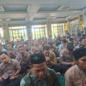 *Polresta Sidoarjo dan Warga Gelar Doa Bersama untuk Kesembuhan