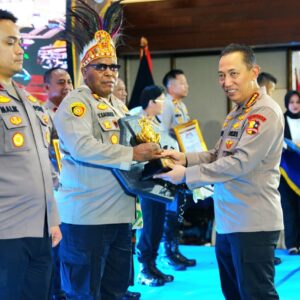*Kapolri Minta Personel Berprestasi Dapat Pengembangan Karier*