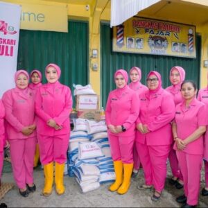 *HKGB ke-74, Bhayangkari Sumbar Hadir Berikan Bantuan bagi Warga Terdampak Banjir Bandang*