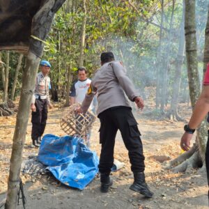 *Respon Cepat Aduan Masyarakat, Polres Kediri Bongkar Arena Sabung Ayam di Plosorejo*