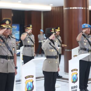 *Kapolda Jatim Pimpin Sertijab Kabid TIK dan Sejumlah Kapolres Baru*