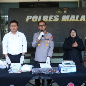 *Polres Malang Gagalkan Peredaran 1,1 Kg Sabu dan Ribuan Ekstasi Asal Jakarta*