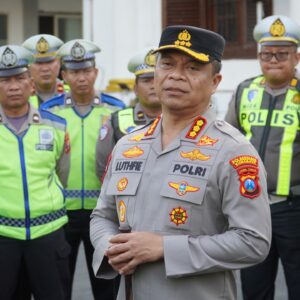 *Tilang Manual Berlaku Lagi di Surabaya, Kapolrestabes Tegaskan Nol Toleransi Pungli*