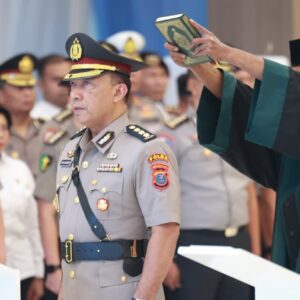 *Kapolda Jatim Lantik Wakapolda Baru dan Pimpin Sertijab Sejumlah Kapolres Jajaran*