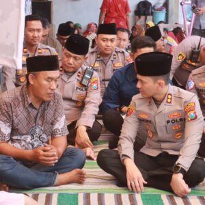 *Kapolres Probolinggo Kota Takziah ke Rumah Korban Karhutla Bromo, Beri Dukungan Moril dan Tali Asih*