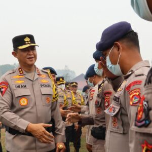 10 Personel Pusdokkes Polri dan 200 Brimob NTB Perkuat Penanganan Karhutla di Kalteng, Kapolda: Fokus di 6 Wilayah Rawan