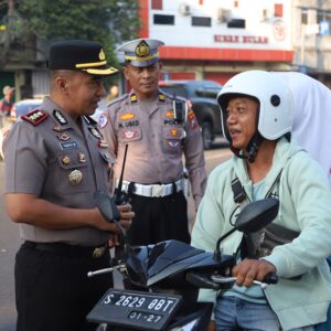 *Kapolres Jombang Turun Langsung Pantau Kring Pagi, Kedepankan Pelayanan Humanis kepada Masyarakat*
