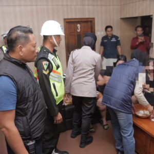 *Cegah Peredaran Narkoba, Polres Blitar Gelar Operasi Gabungan Sasar THM*