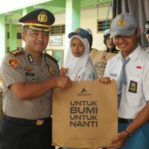 *Polres Kediri Masuk Sekolah Bentengi Pelajar dari Bullying dan Bahaya Narkoba*