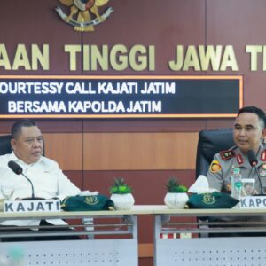 *Perkuat Sinergi Penegakan Hukum, Kapolda Jatim Gelar Courtesy Call ke Kajati*